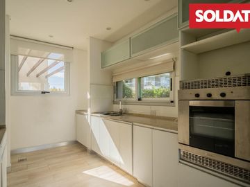 Venta departamento 4 ambientes con dep. Aqua Golf, Nordelta, vista lago, jardín propio Oportunidad.