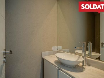 Venta departamento 4 ambientes con dep. Aqua Golf, Nordelta, vista lago, jardín propio Oportunidad.