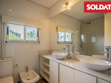 Venta departamento 4 ambientes con dep. Aqua Golf, Nordelta, vista lago, jardín propio Oportunidad.