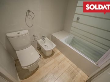Venta departamento 4 ambientes con dep. Aqua Golf, Nordelta, vista lago, jardín propio Oportunidad.