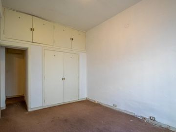 PH EN VENTA - Villa Urquiza con Patio-Parrilla-Terraza