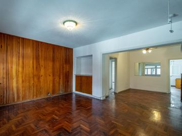 PH EN VENTA - Villa Urquiza con Patio-Parrilla-Terraza