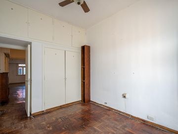 PH EN VENTA - Villa Urquiza con Patio-Parrilla-Terraza