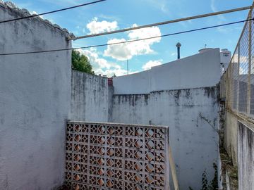PH EN VENTA - Villa Urquiza con Patio-Parrilla-Terraza