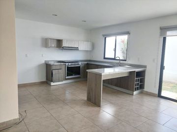 CASA EN VENTA - TORRE DE PIEDRA GRAN RESERVA