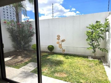 CASA EN VENTA - TORRE DE PIEDRA GRAN RESERVA