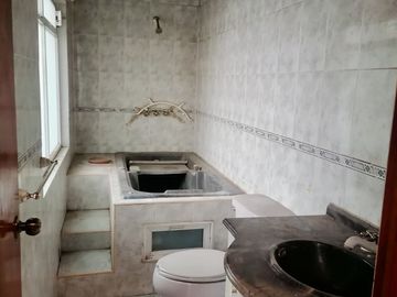 VENTA DE CASA EN VALLE DORADO