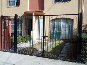 CASA EN VENTA EN PASEOS DEL VALLE III, TOLUCA CON AMPLIACIÓN