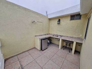 CASA EN ESQUINA, COL HACIENDA LOS AYALA, ESCOBEDO