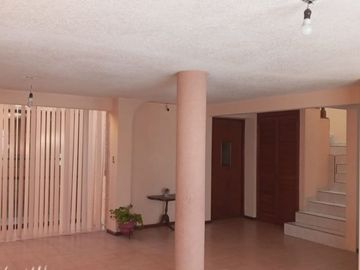 Se vende o se Renta Casa sola en Toluca