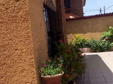 Se vende o se Renta Casa sola en Toluca