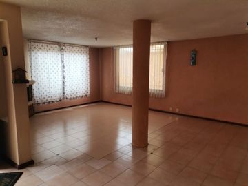 Se vende o se Renta Casa sola en Toluca