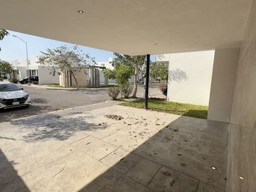 Casa en venta amueblada y equipada Mérida Yucatán, Privada Savara Conkal