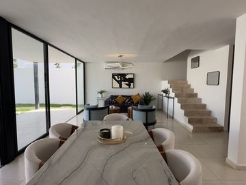 Casa en venta amueblada y equipada Mérida Yucatán, Privada Savara Conkal