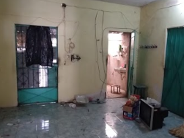 Casa con amplio terreno en venta en el centro cerca de Santa Ana