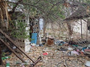 Casa con amplio terreno en venta en el centro cerca de Santa Ana