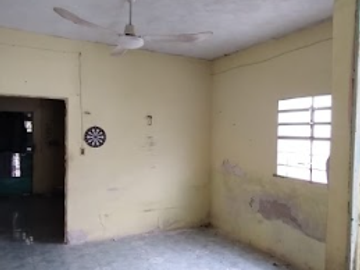 Casa con amplio terreno en venta en el centro cerca de Santa Ana