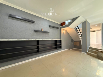 CASA EN VENTA A UNA CUADRA DEL PARQUE METROPOLITANO, ZAPOPAN