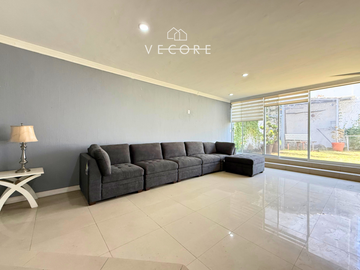 CASA EN VENTA A UNA CUADRA DEL PARQUE METROPOLITANO, ZAPOPAN