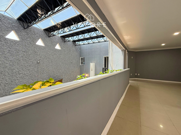 CASA EN VENTA A UNA CUADRA DEL PARQUE METROPOLITANO, ZAPOPAN