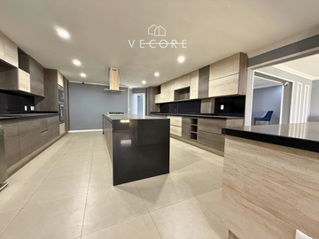 CASA EN VENTA A UNA CUADRA DEL PARQUE METROPOLITANO, ZAPOPAN