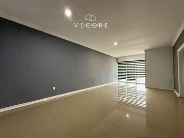 CASA EN VENTA A UNA CUADRA DEL PARQUE METROPOLITANO, ZAPOPAN