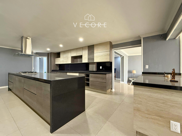 CASA EN VENTA A UNA CUADRA DEL PARQUE METROPOLITANO, ZAPOPAN