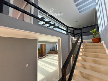 CASA EN VENTA A UNA CUADRA DEL PARQUE METROPOLITANO, ZAPOPAN