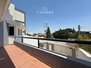 CASA EN VENTA A UNA CUADRA DEL PARQUE METROPOLITANO, ZAPOPAN