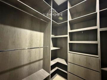 CASA EN VENTA A UNA CUADRA DEL PARQUE METROPOLITANO, ZAPOPAN