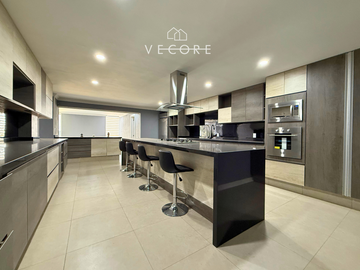 CASA EN VENTA A UNA CUADRA DEL PARQUE METROPOLITANO, ZAPOPAN