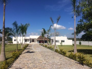 INCREÍBLE CASA EN VENTA EN FRACC. CAMPESTRE FRENTE AL RÍO EN SANTIAGO DE LA PEÑA, TUXPAN