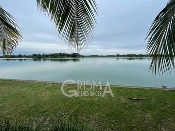 INCREÍBLE CASA EN VENTA EN FRACC. CAMPESTRE FRENTE AL RÍO EN SANTIAGO DE LA PEÑA, TUXPAN