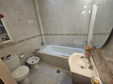 CASA 4 AMB. CON FONDA Y PISCINA