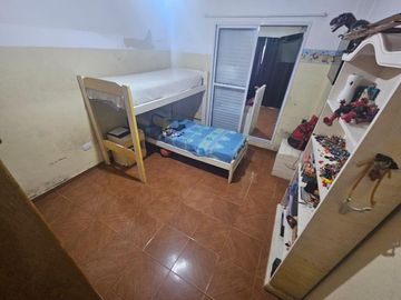 CASA 4 AMB. CON FONDA Y PISCINA
