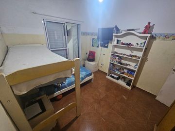 CASA 4 AMB. CON FONDA Y PISCINA