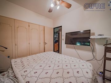 Departamento en PB de 2 ambientes con quincho y jardín en Coghlan