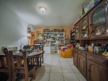 Departamento en PB de 2 ambientes con quincho y jardín en Coghlan