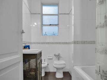 Espectacular PB con 3 dormitorios y jardín de 300 m2 Recoleta