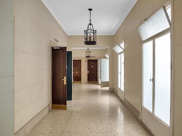 Espectacular PB con 3 dormitorios y jardín de 300 m2 Recoleta