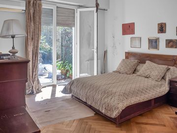 Espectacular PB con 3 dormitorios y jardín de 300 m2 Recoleta