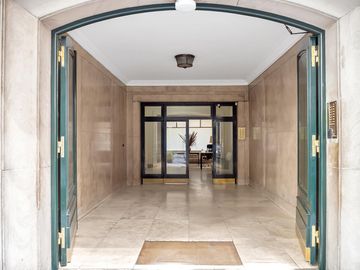 Espectacular PB con 3 dormitorios y jardín de 300 m2 Recoleta