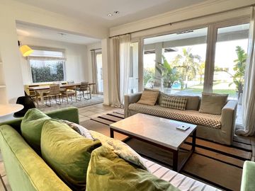 Casa al Lago  en Venta/Alquiler  en Santa Barbara!