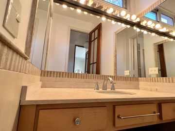 Casa al Lago  en Venta/Alquiler  en Santa Barbara!