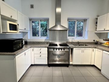 Casa al Lago  en Venta/Alquiler  en Santa Barbara!