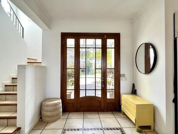 Casa al Lago  en Venta/Alquiler  en Santa Barbara!