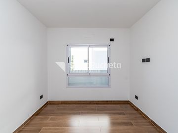 Venta departamento 2 ambientes en Lomas del Mirador (1ºA)