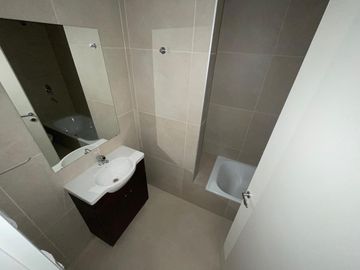 Monoambiente con balcón en  Venta - Microcentro