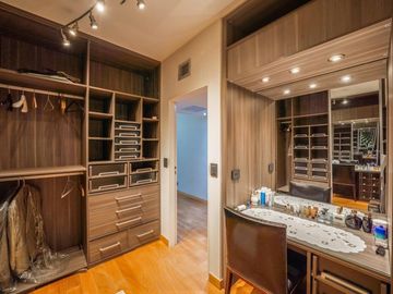 Departamento en venta - 4 Dormitorios 3 Baños - Cochera - 240Mts2 - Caballito