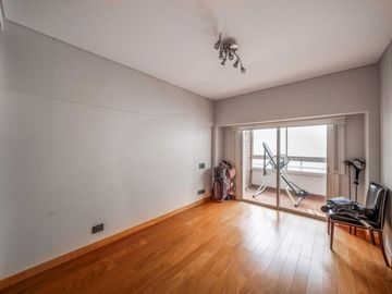 Departamento en venta - 4 Dormitorios 3 Baños - Cochera - 240Mts2 - Caballito